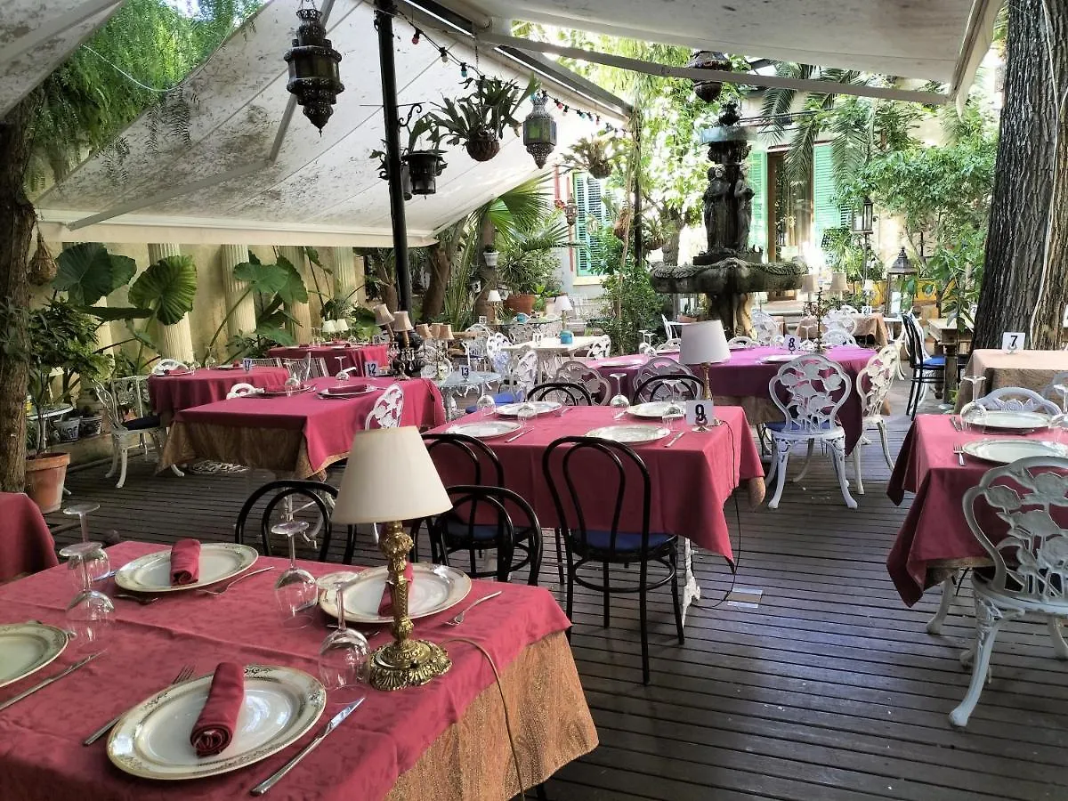 Sitges Royal Rooms 2*,  Spagna