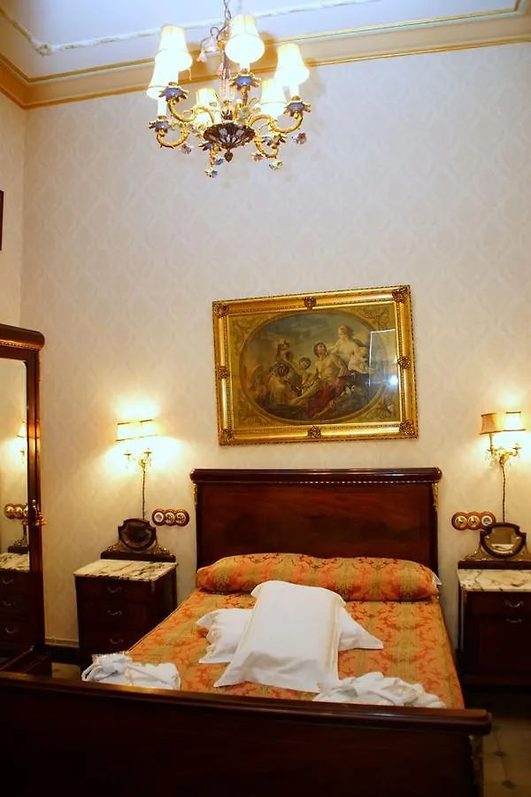Sitges Royal Rooms 2*,  Spagna